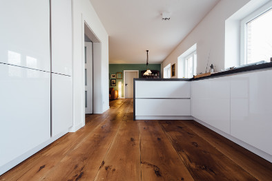 Alter Holzboden aus Totholz